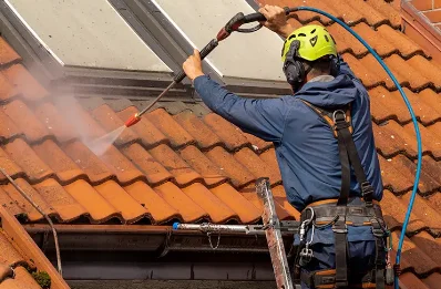 Démoussage et hydrofuge de toiture à Motreff
