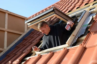 Pose de fenêtres de toit Velux à Motreff